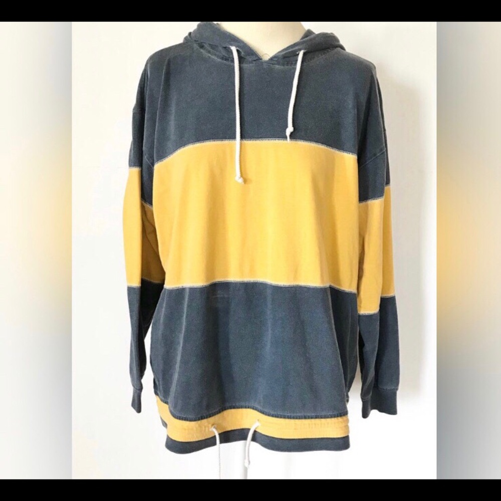 Retro VTG 90’s vintage drawstring long-sleeve T